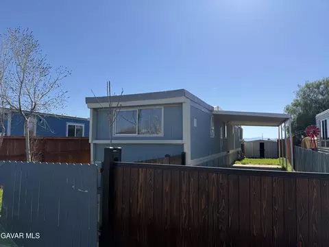 3300 15th St #SPC 315, Rosamond, CA 93560