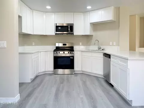 Kitchen - 1768 E Mesa Dr, Lancaster, CA 93535 photo 2 of 2