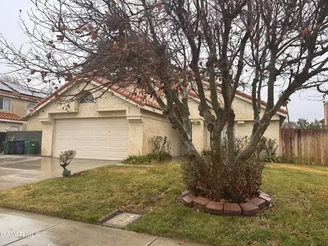 1814 Milling St E, Lancaster, CA 93535 photo 2