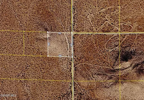 220 Th St Eave C8, Lancaster, CA 93535
