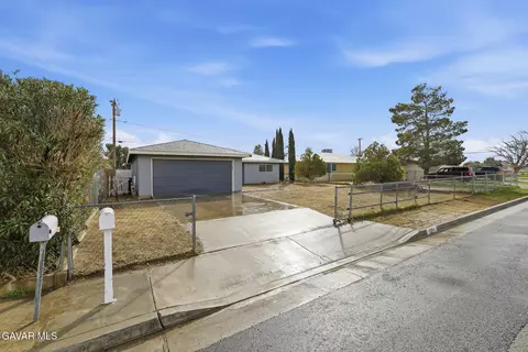 1564 Richfield Ave, Rosamond, CA 93560