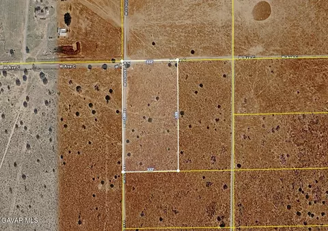 Corner W Ave C/185th St W, Lancaster, CA 93536