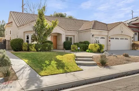 7252 Sandpiper Dr, Lancaster, CA 93536