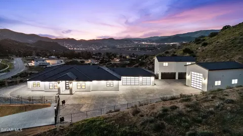 2227 W Avenue Y8 Ct W, Acton, CA 93510