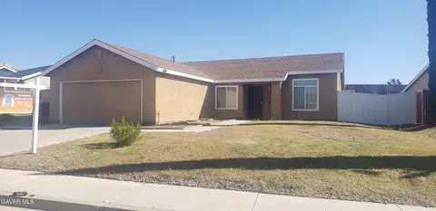 3808 Hatcher Pl, Rosamond, CA 93560