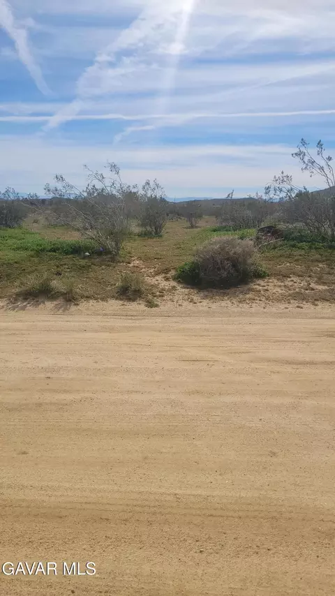 Gibbs Avenue Avenue, Mojave, CA 93501