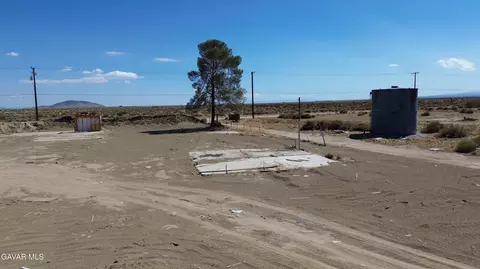 38901 E 230th St, Palmdale, CA 93591 photo 17