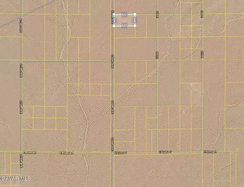 220 Th St Ee Ave H4, Lancaster, CA 93535 photo 2
