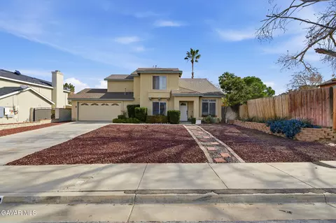 37328 Starcrest St, Palmdale, CA 93550
