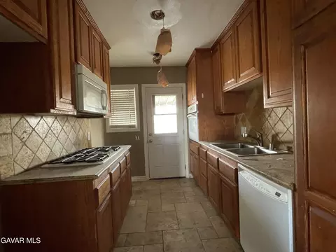309 E Avenue J13, Lancaster, CA 93535 photo 3