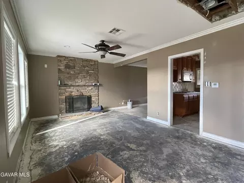 309 E Avenue J13, Lancaster, CA 93535 photo 2