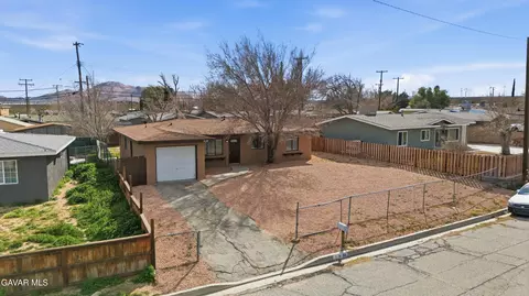 3138 Gregory Dr, Mojave, CA 93501