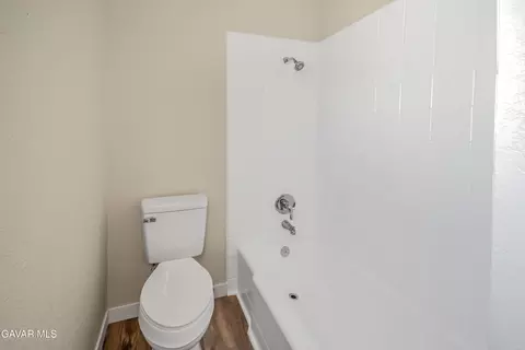 Bath - 47703 28th St E, Lancaster, CA 93535 photo 4 of 4