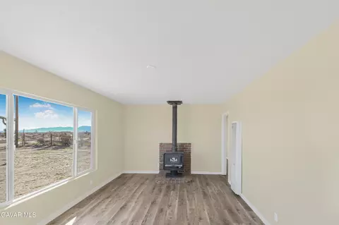 Living - 47703 28th St E, Lancaster, CA 93535 photo 1 of 2