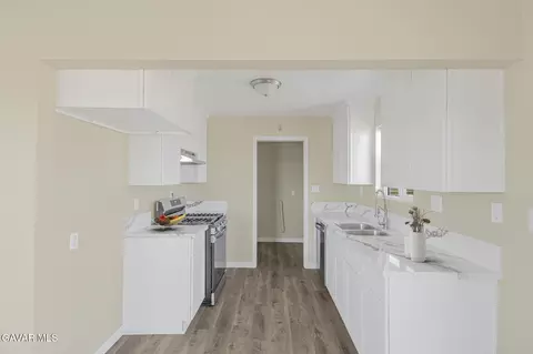 Kitchen - 47703 28th St E, Lancaster, CA 93535 photo 2 of 5