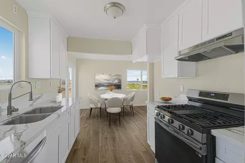 Kitchen - 47703 28th St E, Lancaster, CA 93535 photo 4 of 5