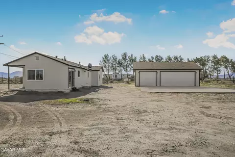 Exterior - 47703 28th St E, Lancaster, CA 93535 photo 1 of 3