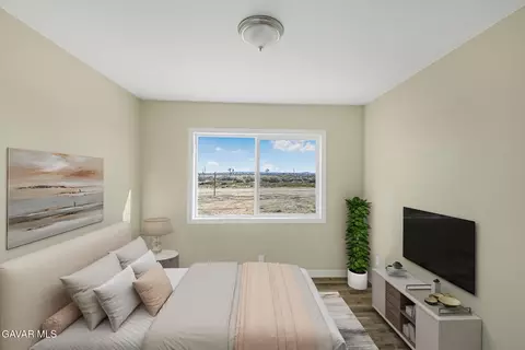 Bedroom - 47703 28th St E, Lancaster, CA 93535 photo 9 of 12