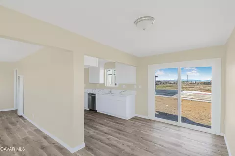 Dining - 47703 28th St E, Lancaster, CA 93535 photo 2 of 2
