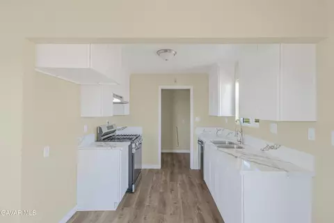 Kitchen - 47703 28th St E, Lancaster, CA 93535 photo 3 of 5