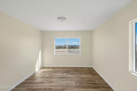 Bedroom - 47703 28th St E, Lancaster, CA 93535 photo 6 of 12