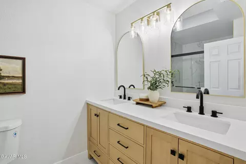 Bath - 37814 Echo Mountain St, Palmdale, CA 93552 photo 2 of 3