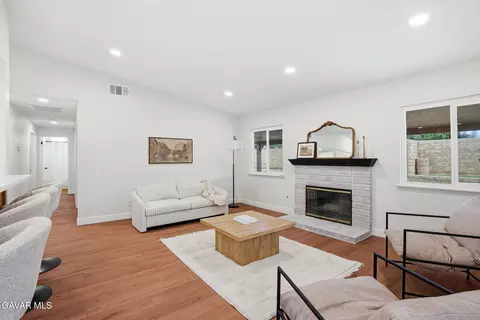 Living - 37814 Echo Mountain St, Palmdale, CA 93552 photo 2 of 5