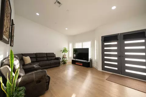 Entry Way - 47922 85th St W, Lancaster, CA 93536 photo 1 of 4