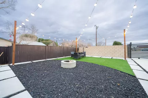 Exterior - 47922 85th St W, Lancaster, CA 93536 photo 6 of 10