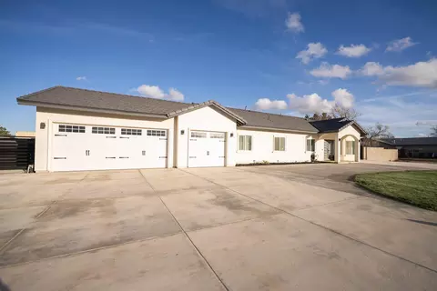 Exterior - 47922 85th St W, Lancaster, CA 93536 photo 9 of 10