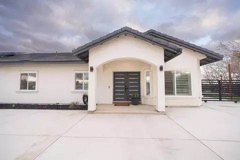 Exterior - 47922 85th St W, Lancaster, CA 93536 photo 5 of 10