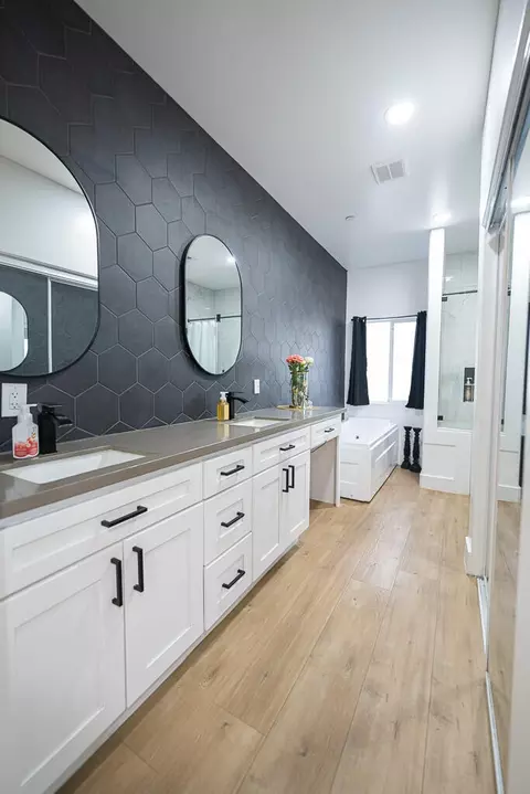 Bath - 47922 85th St W, Lancaster, CA 93536 photo 5 of 7