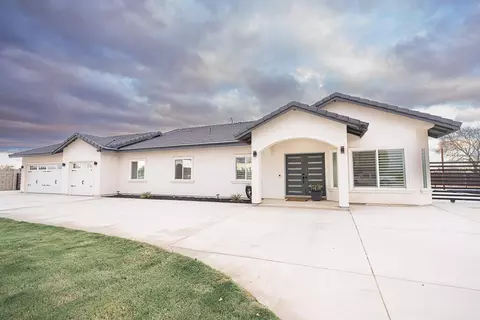 Exterior - 47922 85th St W, Lancaster, CA 93536 photo 3 of 10