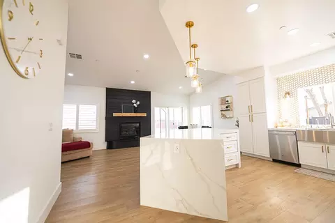 Kitchen - 47922 85th St W, Lancaster, CA 93536 photo 3 of 11