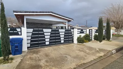 1821 E Avenue Q-12, Palmdale, CA 93550