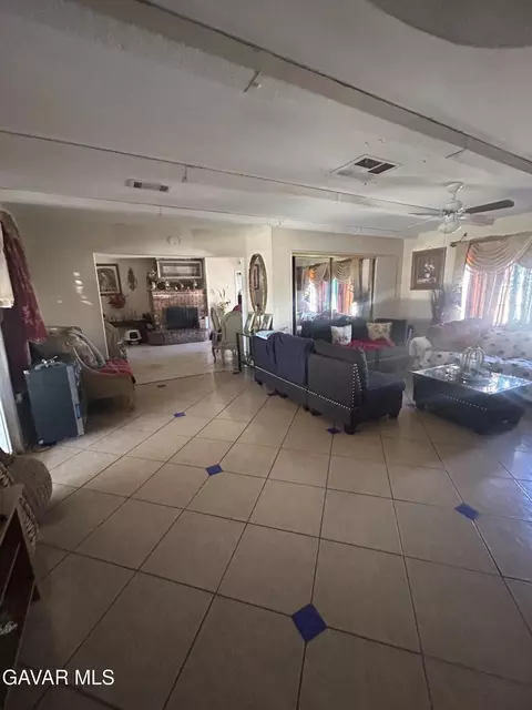 38562 35th St, Palmdale, CA 93550 photo 4