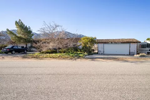 20625 Ridgecrest Dr, Tehachapi, CA 93561