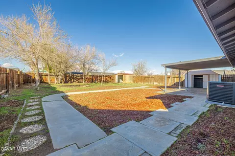 Exterior - 1129 Lightcap St, Lancaster, CA 93535 photo 4 of 7
