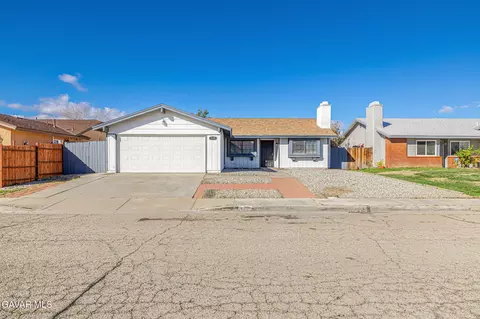 1129 Lightcap St, Lancaster, CA 93535
