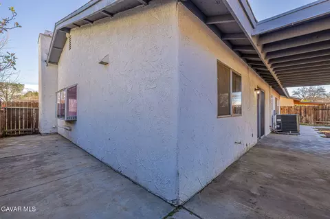 Exterior - 1129 Lightcap St, Lancaster, CA 93535 photo 7 of 7