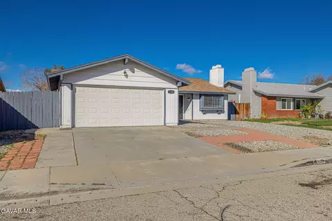 Exterior - 1129 Lightcap St, Lancaster, CA 93535 photo 3 of 7