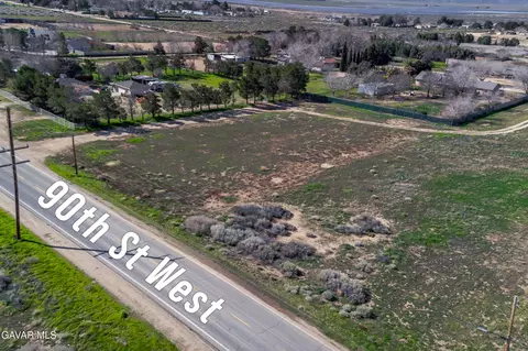 90 W Stw Vic Avenue E12, Lancaster, CA 93536 photo 2