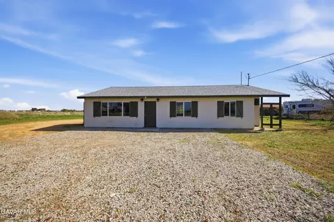48038 93rd St W, Lancaster, CA 93536