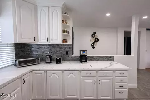 Kitchen - 6144 Treehaven Ct, Lancaster, CA 93536 photo 3 of 3
