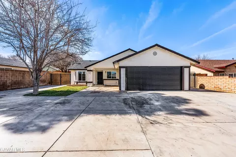 37901 Rosemarie St, Palmdale, CA 93550