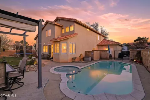 2515 Gemstone Ave, Palmdale, CA 93551