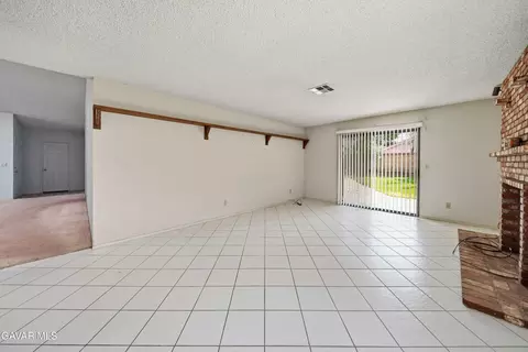 Living - 1844 Nessa Dr, Lancaster, CA 93535 photo 7 of 7