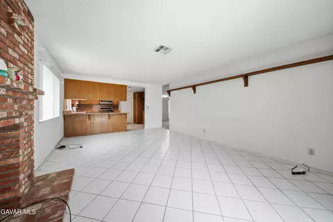 Living - 1844 Nessa Dr, Lancaster, CA 93535 photo 6 of 7