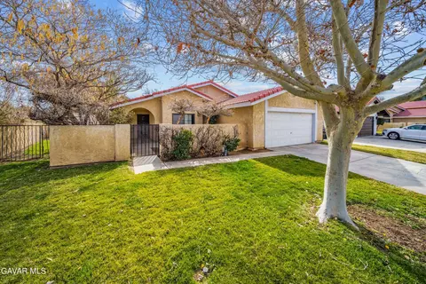 Exterior - 1844 Nessa Dr, Lancaster, CA 93535 photo 2 of 6