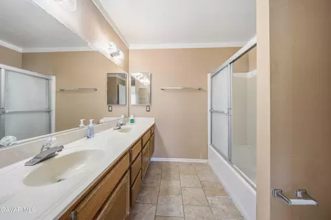 Bath - 1844 Nessa Dr, Lancaster, CA 93535 photo 1 of 1